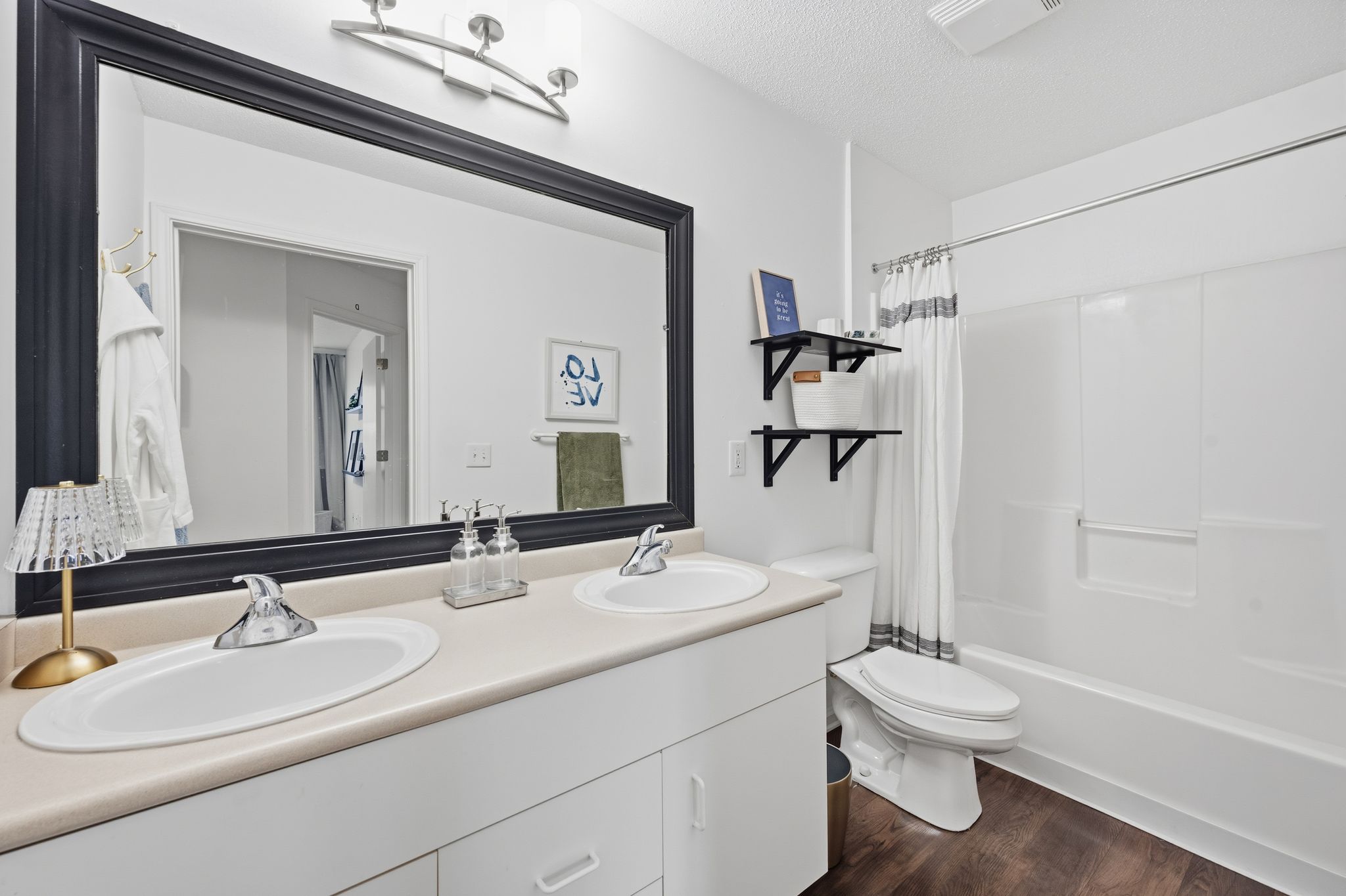 Copy of 18 2501 Abbot Rd East Lansing MI 48823 USA Bathroom 208091 HDR Unit 1015 56