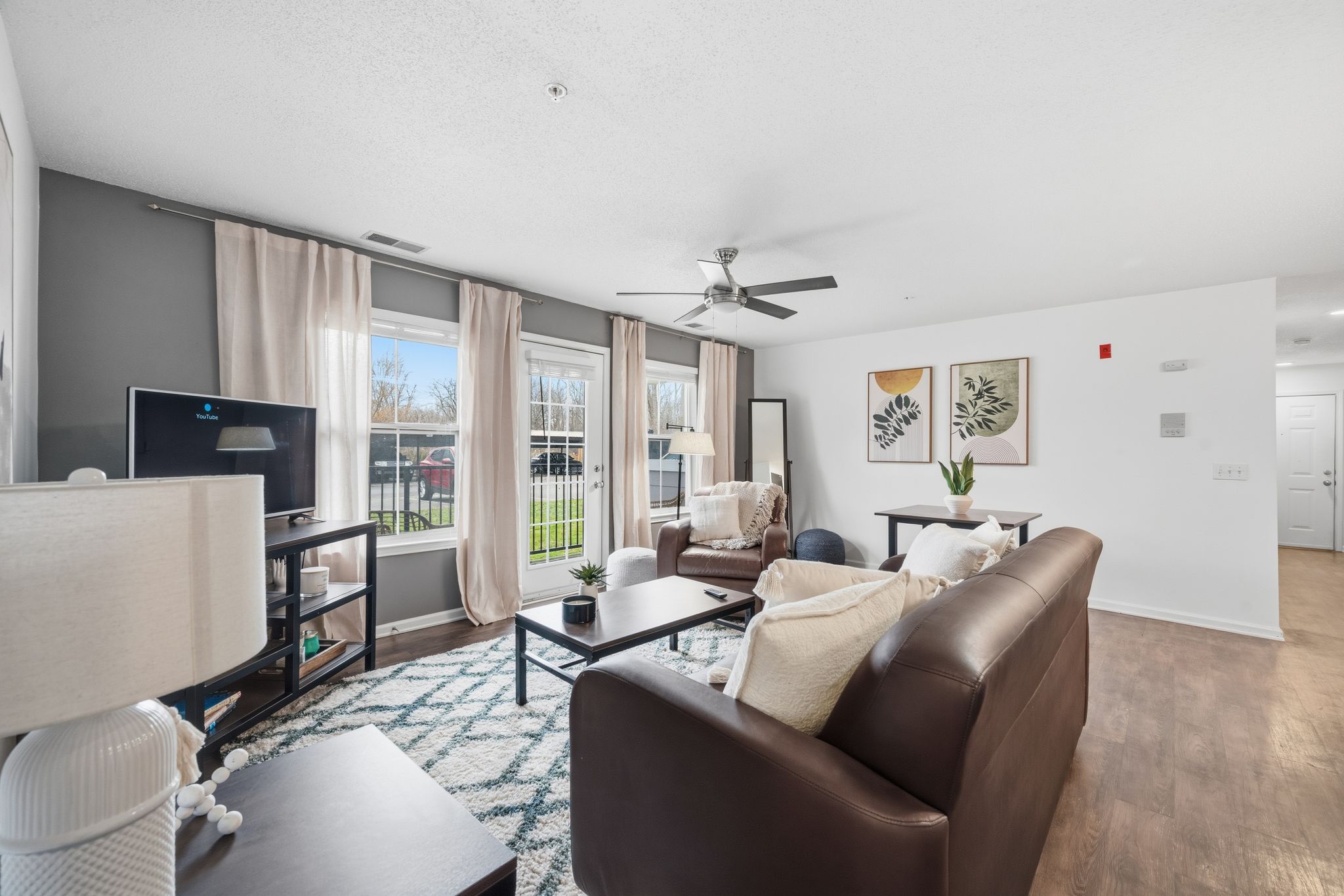 Copy of Copy of 05 2501 Abbot Rd East Lansing MI 48823 USA Living room 208091 HDR Unit 1015 08