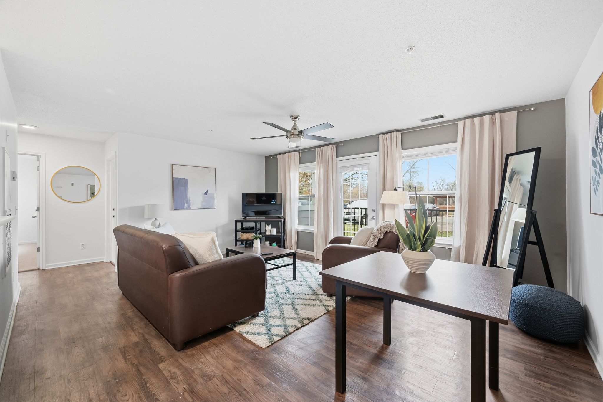 Copy of Copy of 06 2501 Abbot Rd East Lansing MI 48823 USA Living room 208091 HDR Unit 1015 05