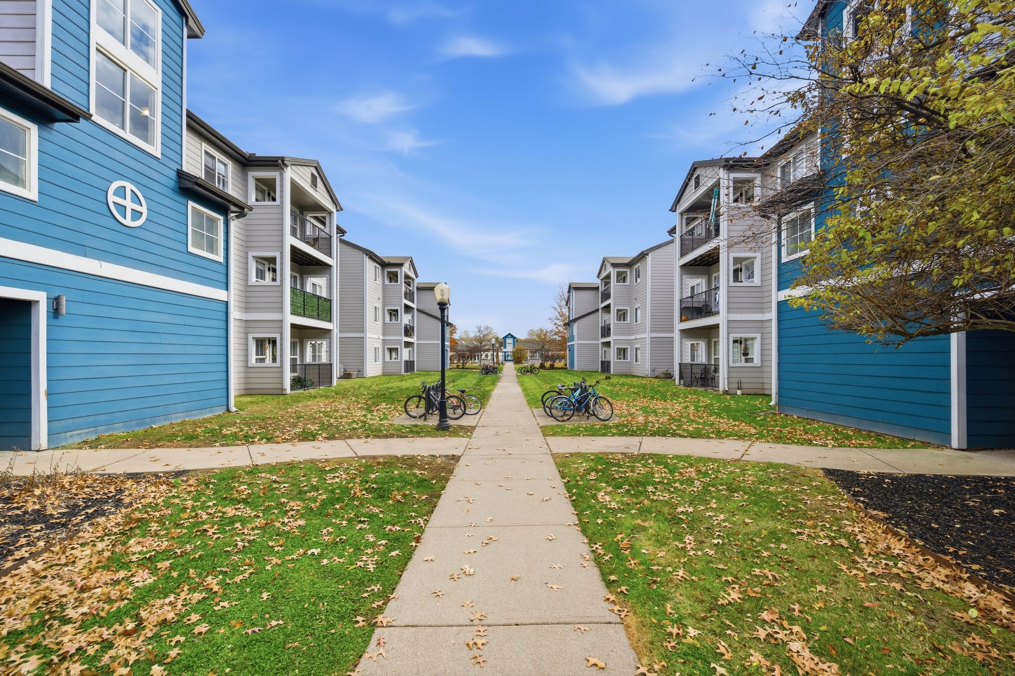 Copy of Copy of 13 2501 Abbot Rd East Lansing MI 48823 USA Exterior 208091 HDR Amenities 74